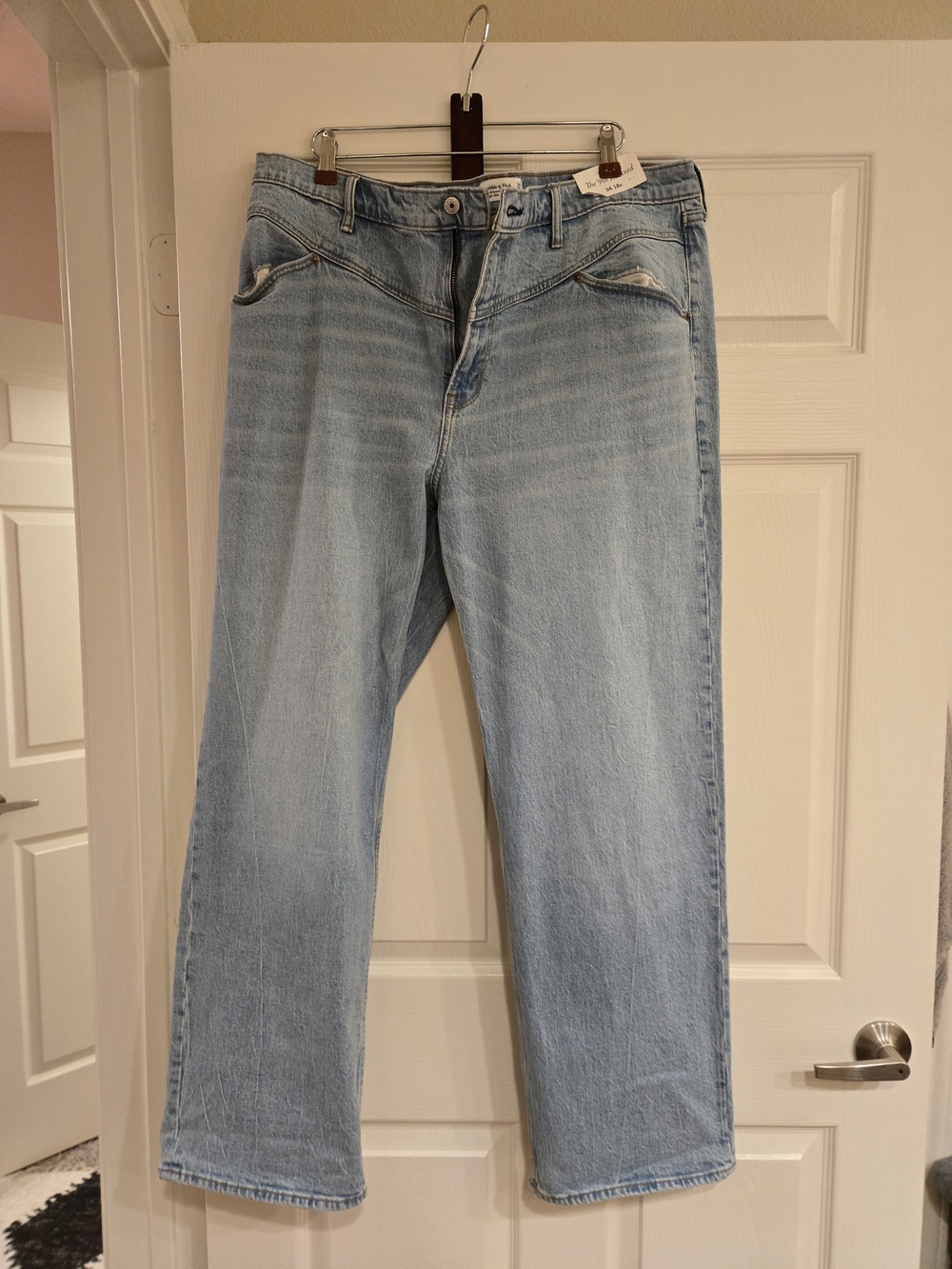 Abercrombie & Fitch Light Blue The 90s Relaxed Straight-Leg Jeans High Rise